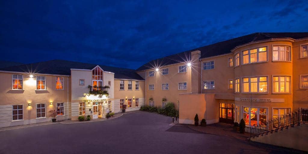 Top Hotels near Carlow Courthouse