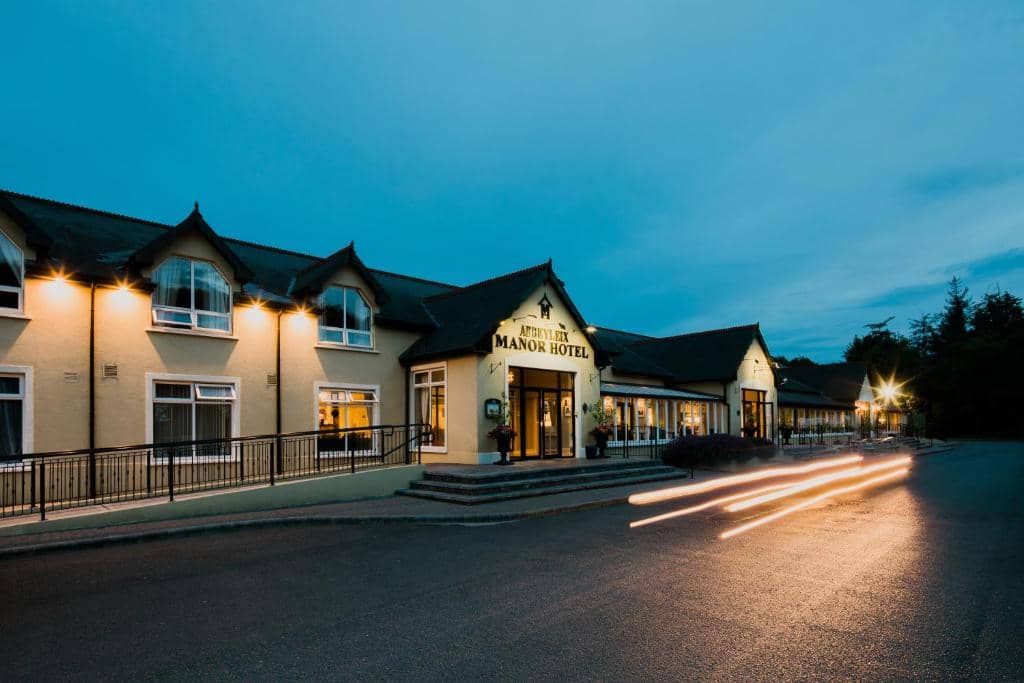 Hotels near Ballaghmore Castle