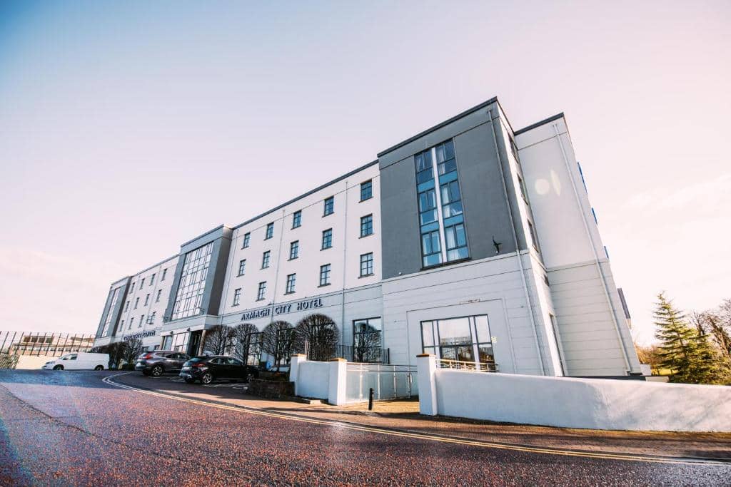 Hotels near Navan Centre & Fort, Armagh