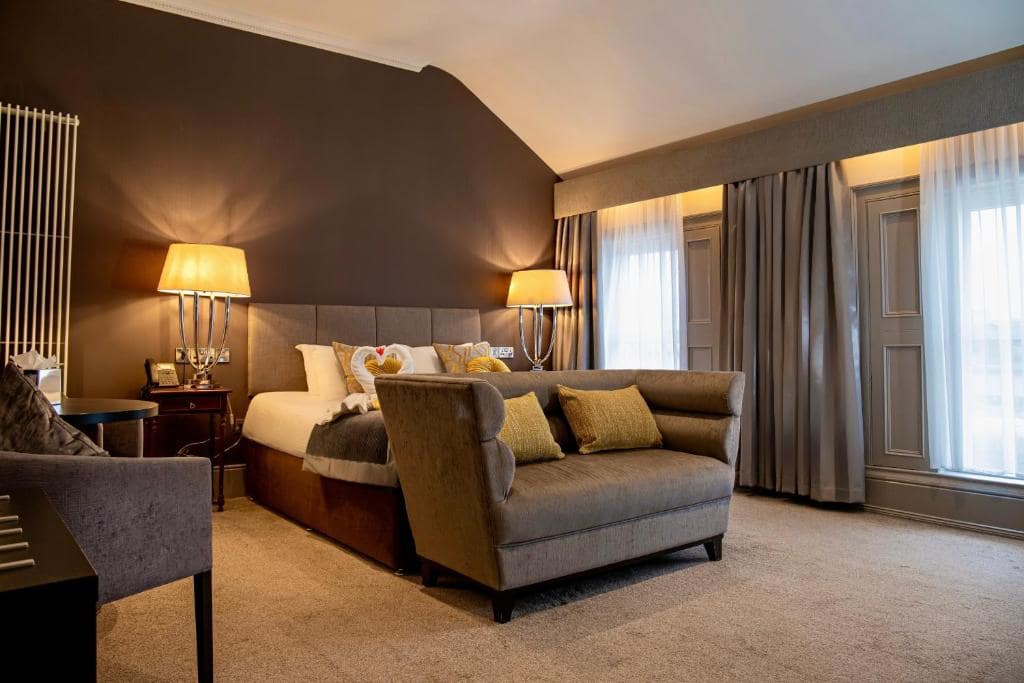 Hotels near Enniskillen Castle