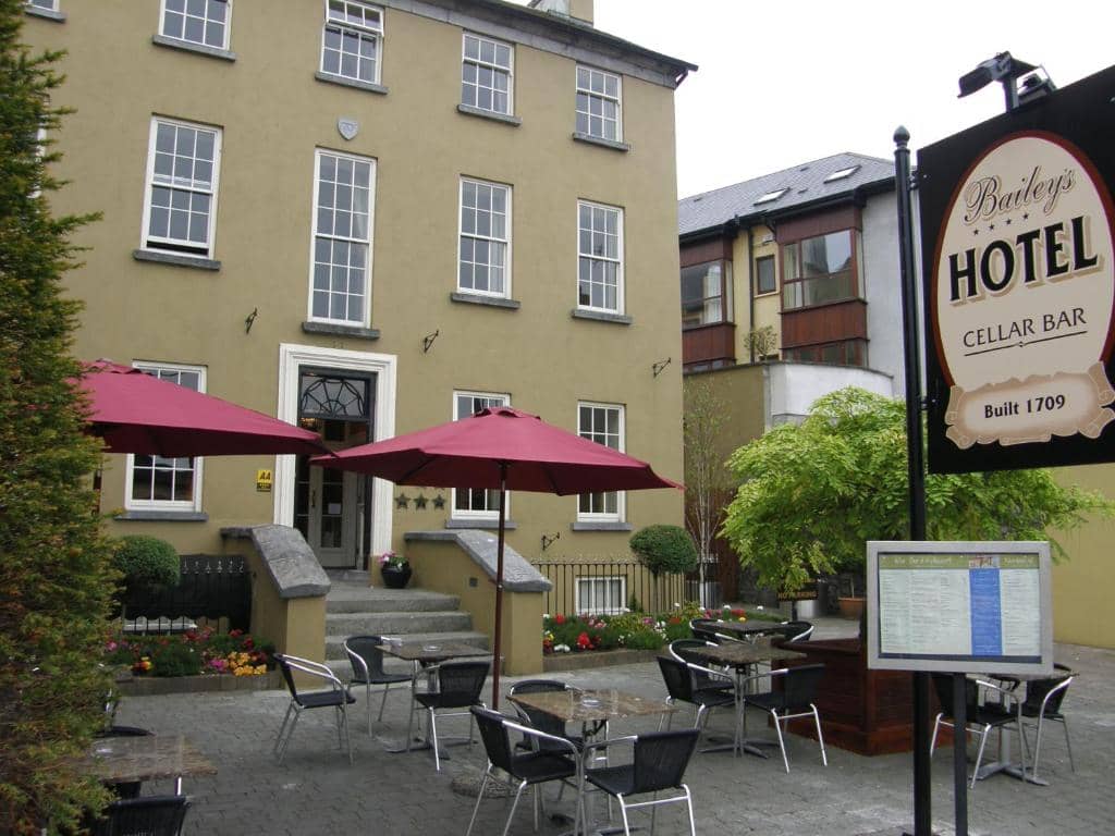 Top Hotels near Cashel Folk Village