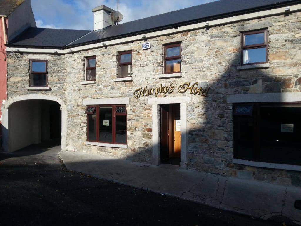 Top Hotels near Clonmore Castle