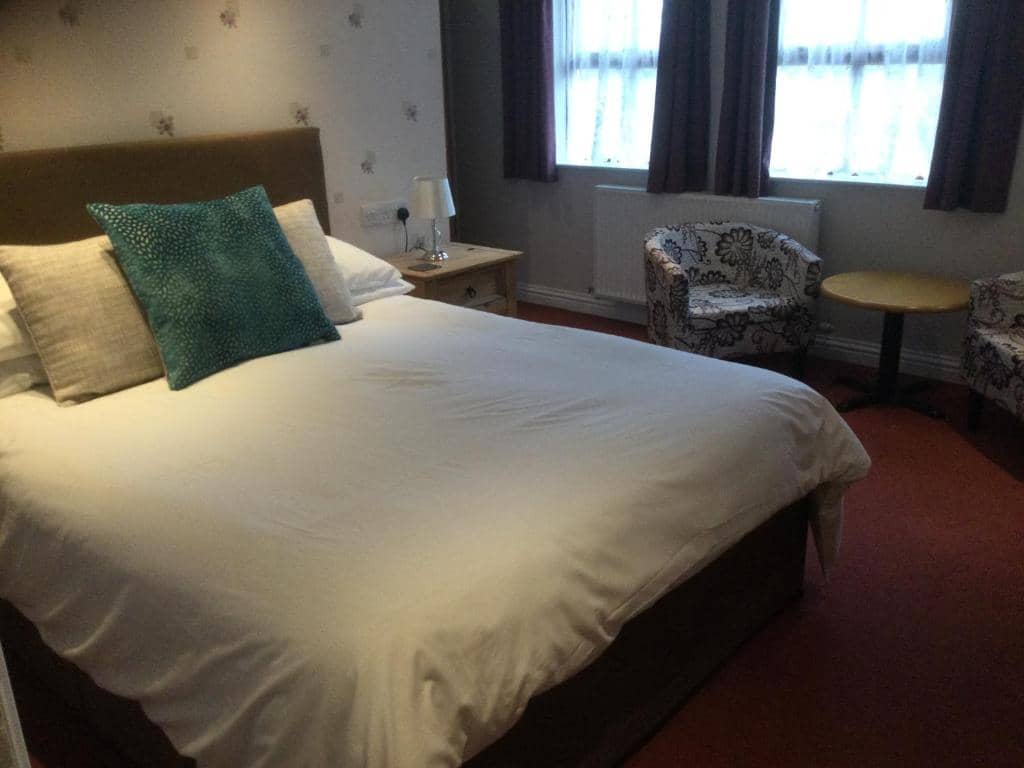 New Overlander Inn