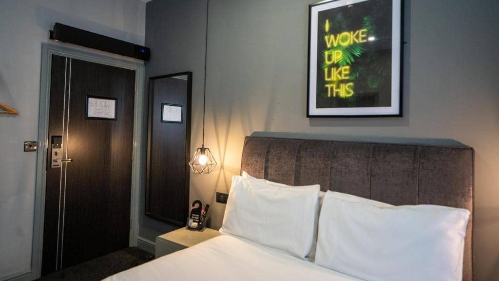 Hotel 105